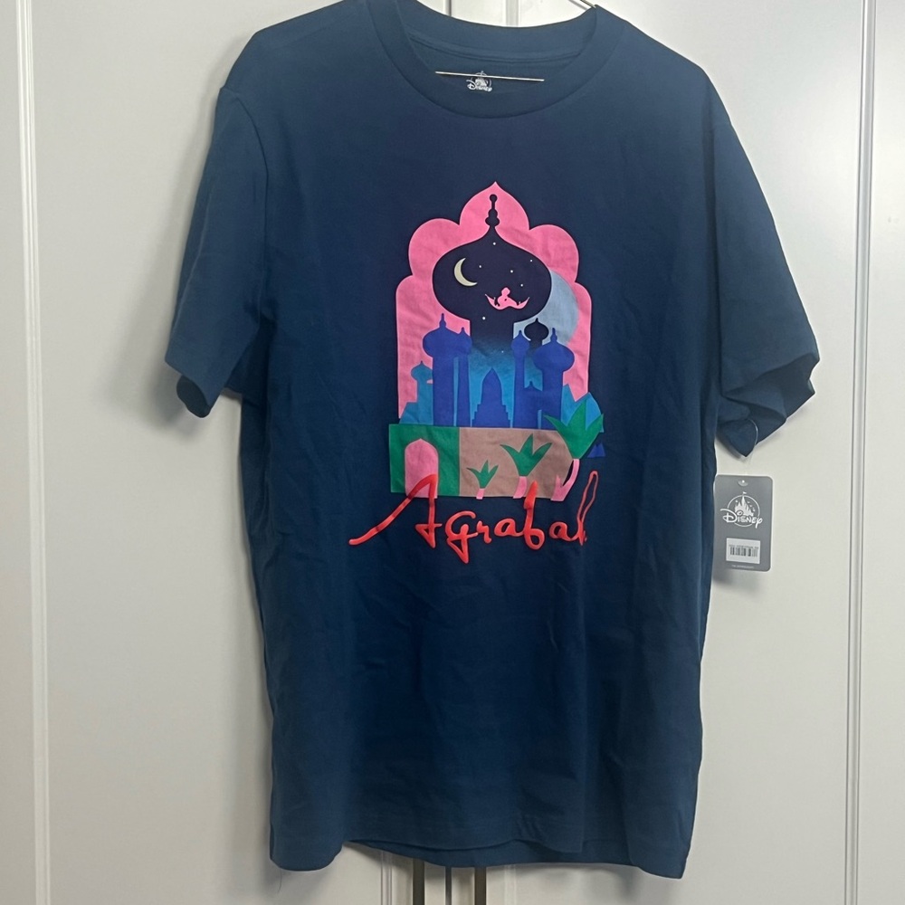 Disney Agrabah Men’s Tee Size L NWT